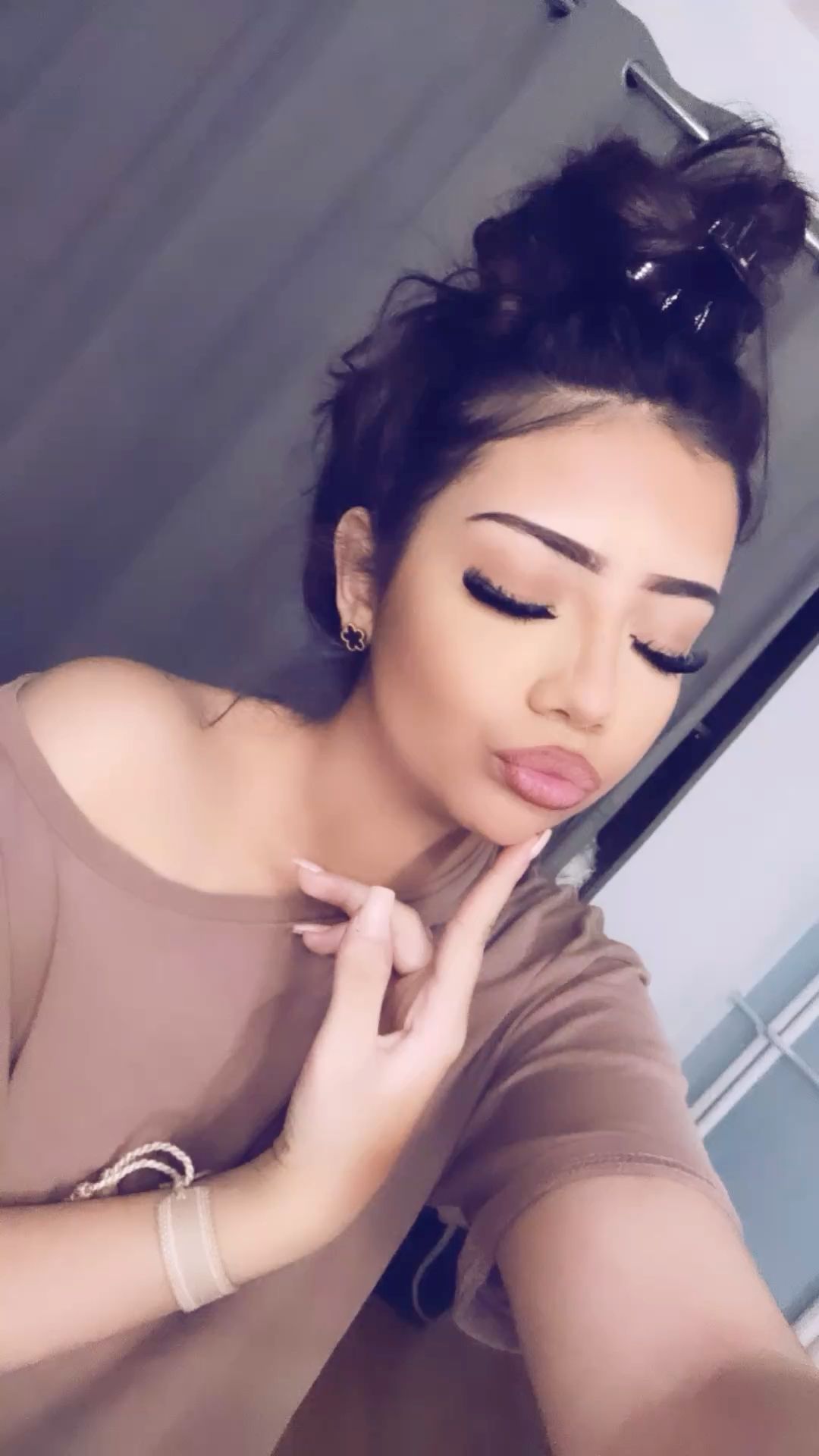 Look nude glowy