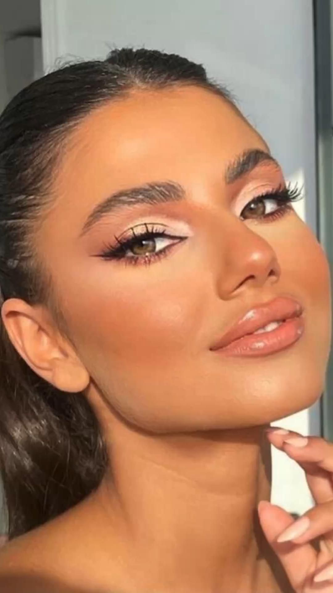Maquillage highlighter glow